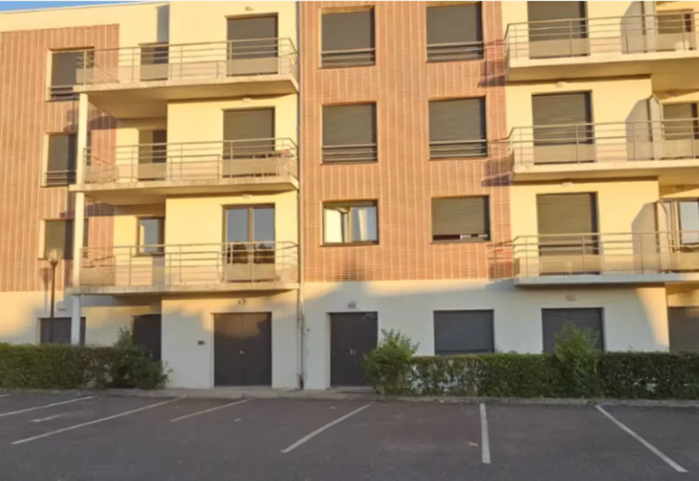 Facade of the OBEO Nevers residence with balconies and car park