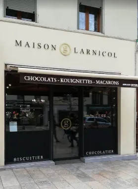 The Maison Larnicol shop front, its black facade lettered Chocolats, Kouignettes, Macarons