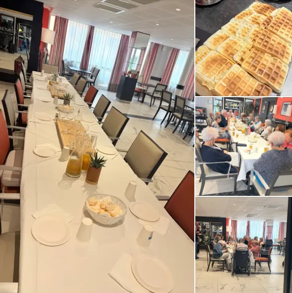 Montage d'un goûter gourmand : la table dressée, un plateau de gaufres fraîches et les résidents attablés
